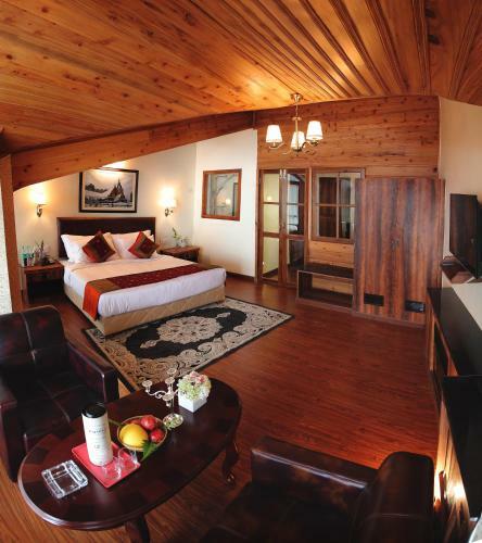 Hotel Crescent Resort
