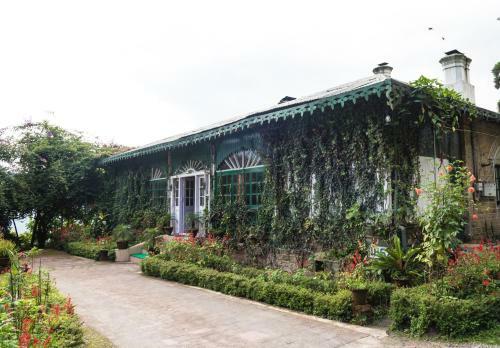 Hotel Singtom Tea Estate & Resort