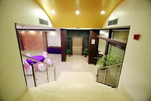 Hotel Rousha Inn