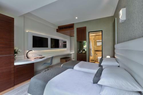 Hotel The Atara