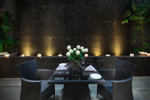 Hotel The Atara