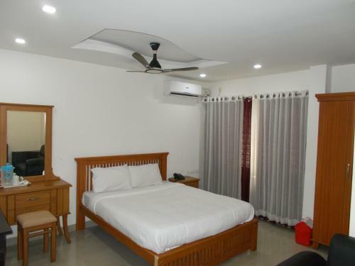Hotel Sathya Inn