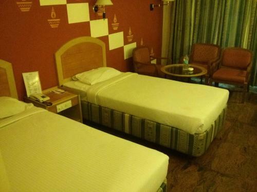 Kamat Lingapur Hotel