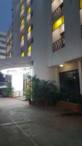 Kamat Lingapur Hotel