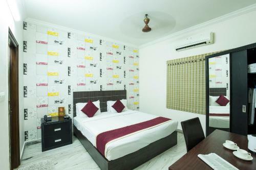At Home Apartment Hotel