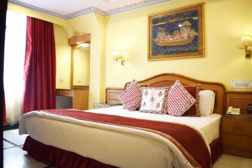 Hotel Fort Chandragupt Jaipur