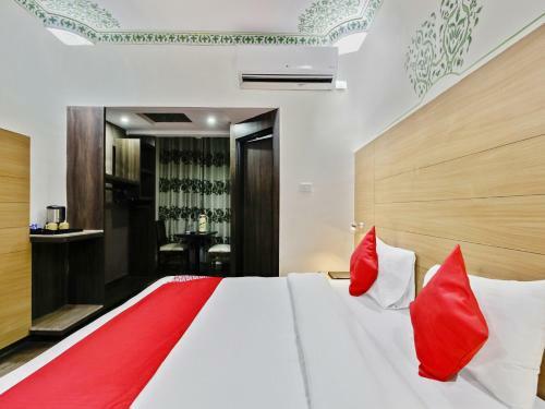 Hotel Arco Palace