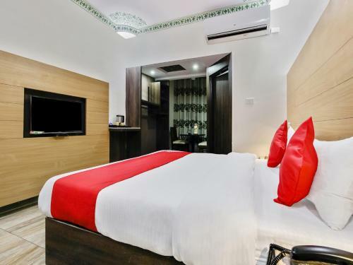 Hotel Arco Palace