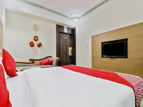 Hotel Arco Palace