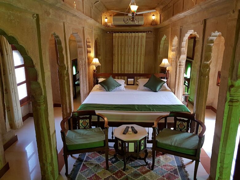 Hotel Welcomheritage Mandir Palace