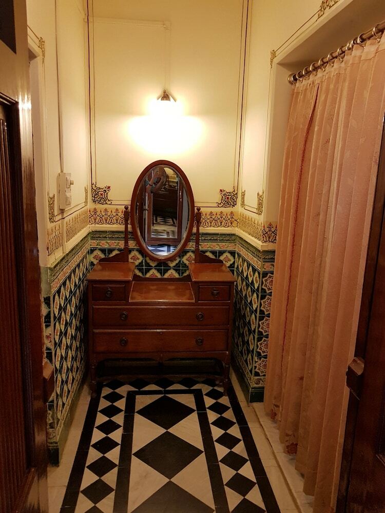 Hotel Welcomheritage Mandir Palace