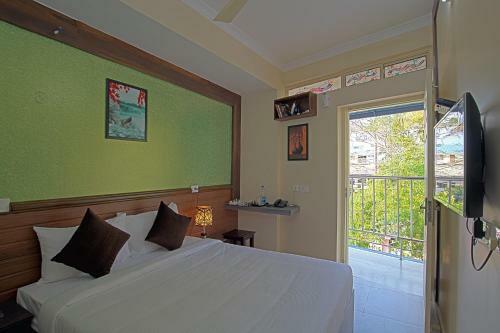 Gems 9 Airport Hotel