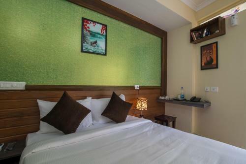 Gems 9 Airport Hotel