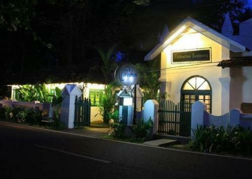 Bed & Breakfast Elphinstone Residency