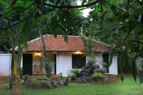 Bed & Breakfast Elphinstone Residency