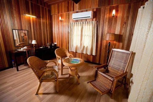 Hotel Pom Pom Island Resort
