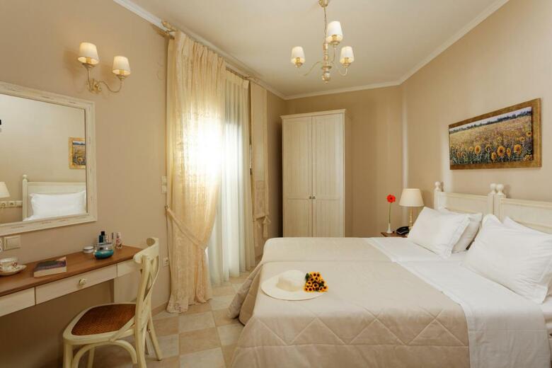 Aparthotel Ionia Suites