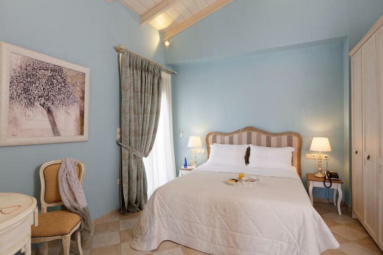 Aparthotel Ionia Suites