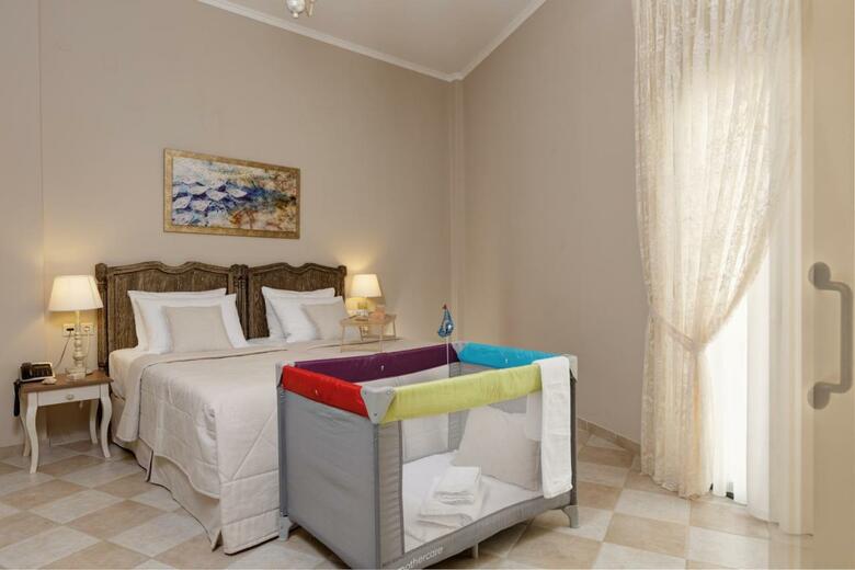 Aparthotel Ionia Suites