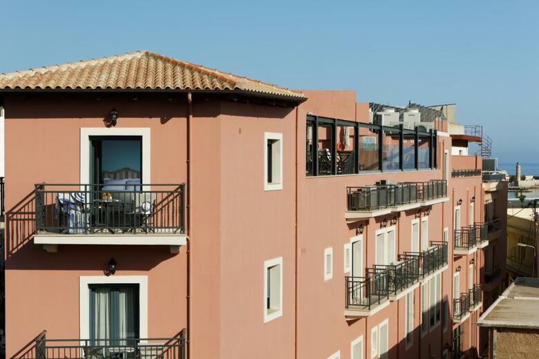 Aparthotel Ionia Suites