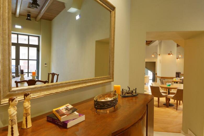 Aparthotel Ionia Suites