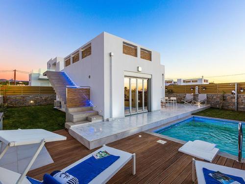 Old Town Villa Sleeps 4 Pool Air Con Wifi