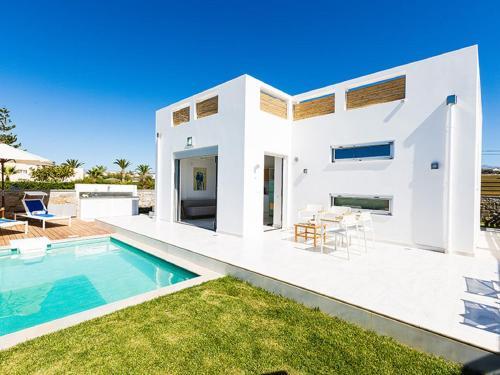Old Town Villa Sleeps 4 Pool Air Con Wifi