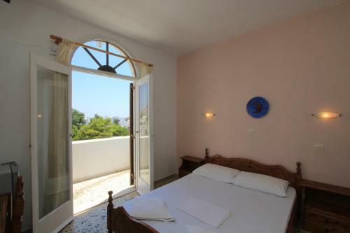 Santa Irini Hotel