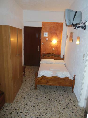 Santa Irini Hotel