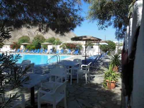 Santa Irini Hotel
