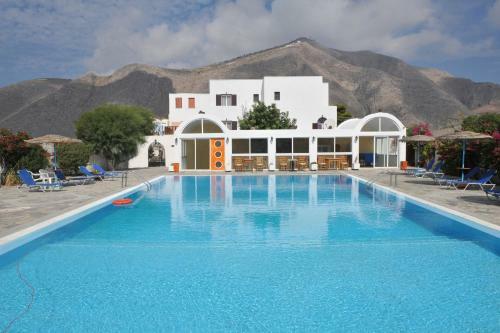 Santa Irini Hotel