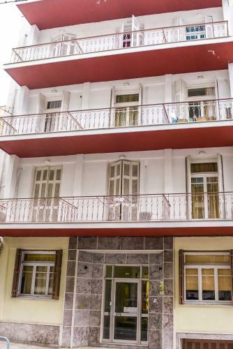 Charming Hostel Close To City Center