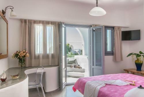 Aspronisi Luxury Villa With Caldera View