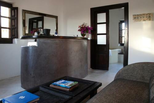 Santorini Heritage Villas