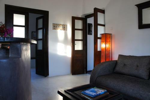 Santorini Heritage Villas