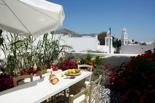 Santorini Heritage Villas