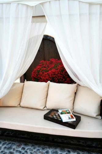 Santorini Heritage Villas