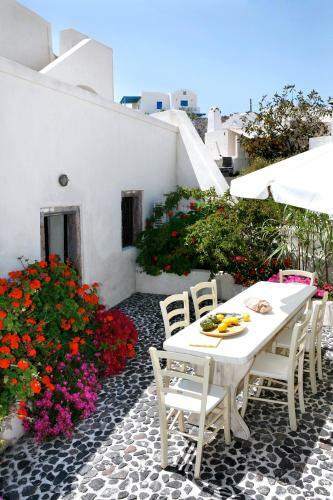Santorini Heritage Villas