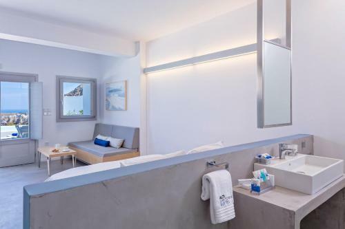 Villa Alti Santorini Suites
