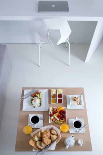 Hostal May Seven Suites - Adults Only