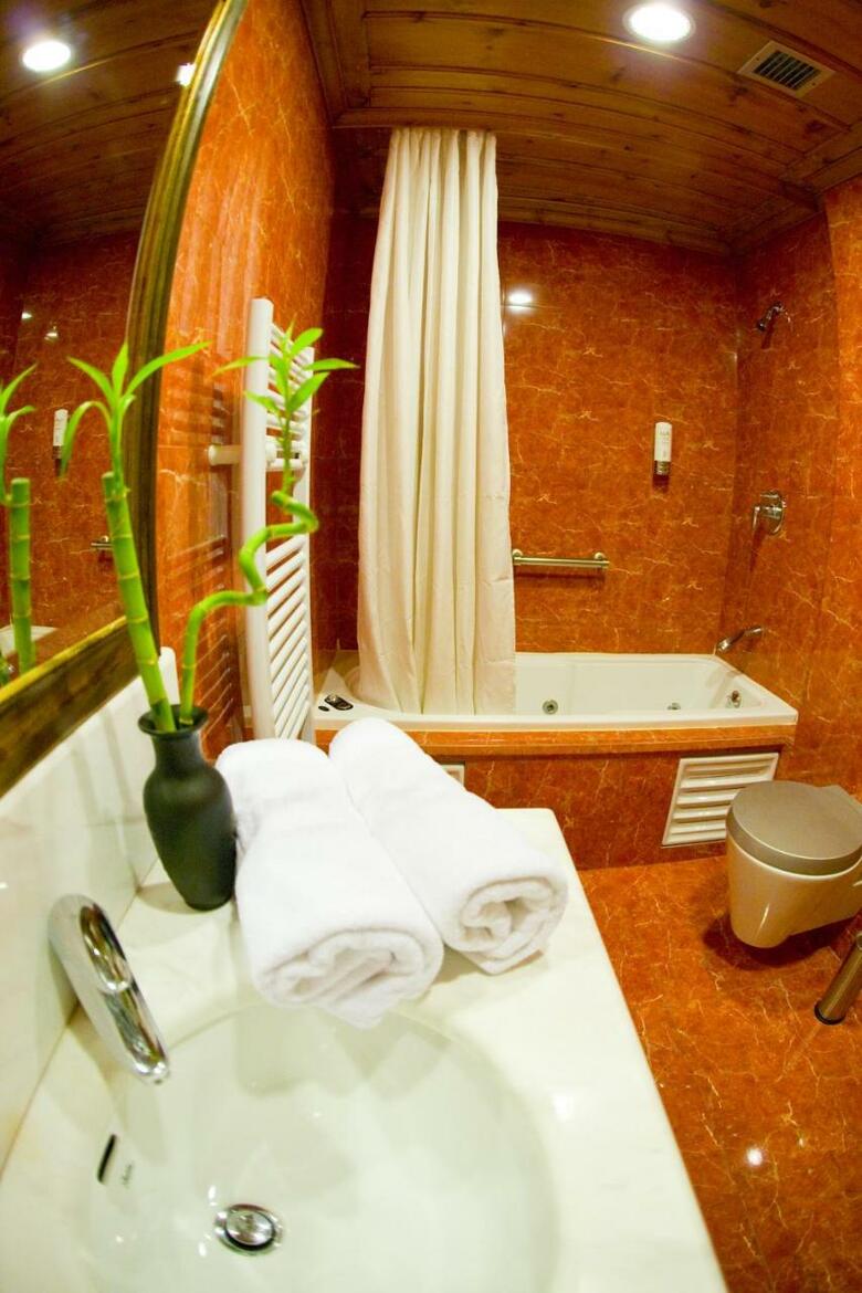 Hostal Kyveli Suites