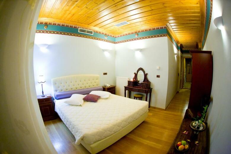 Hostal Kyveli Suites