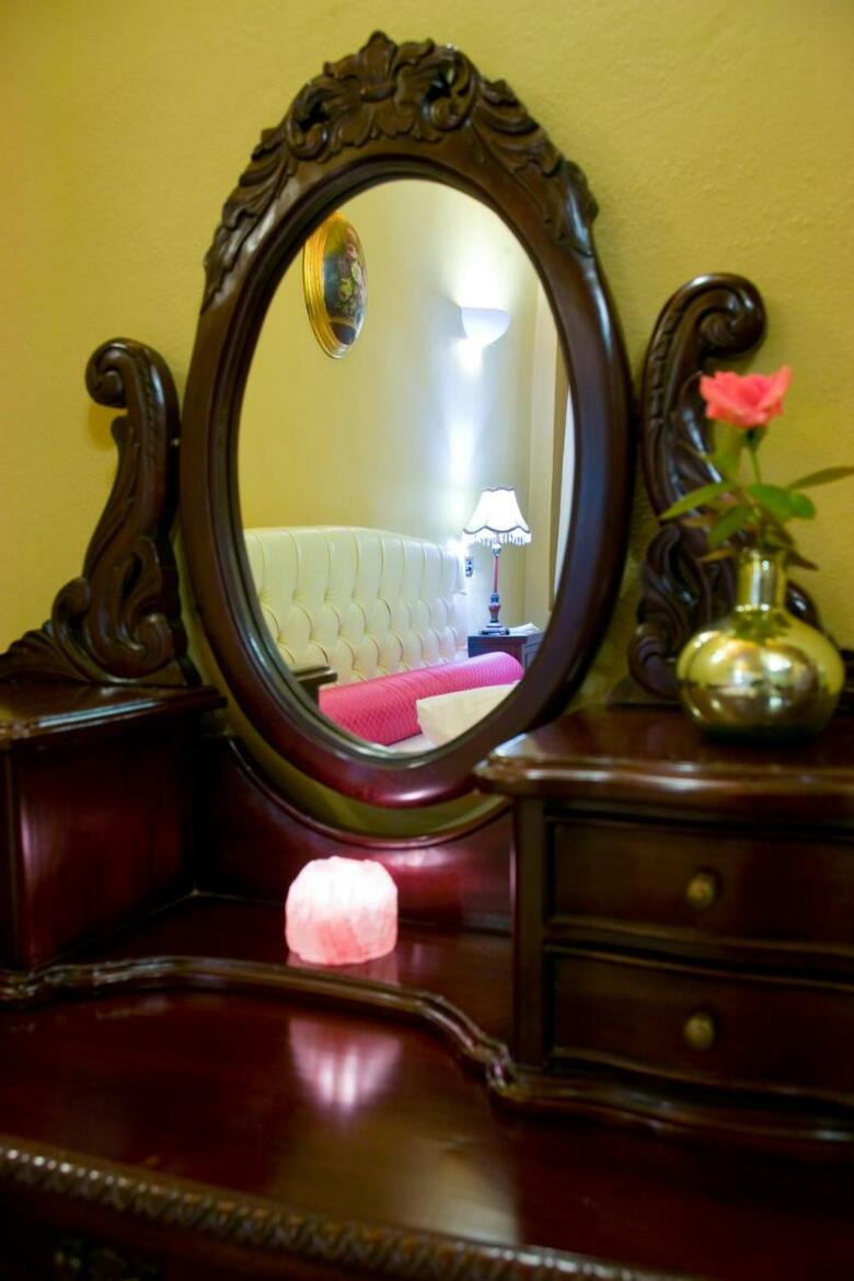 Hostal Kyveli Suites