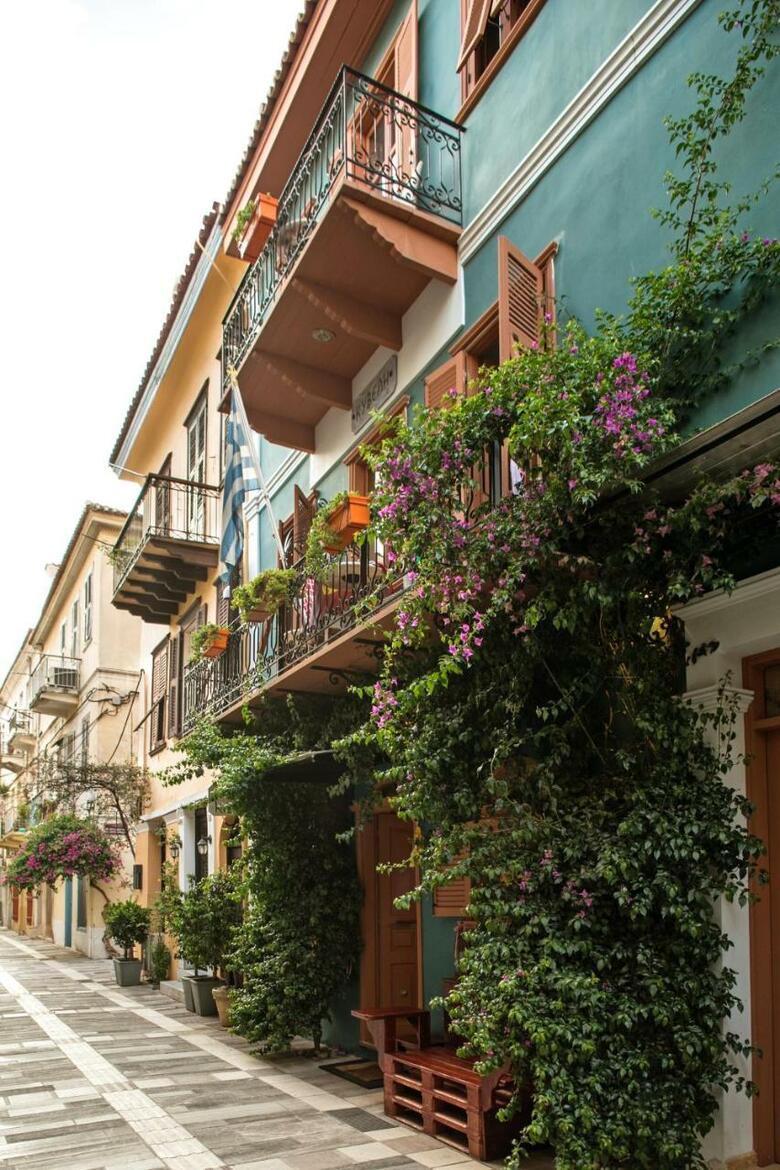 Hostal Kyveli Suites
