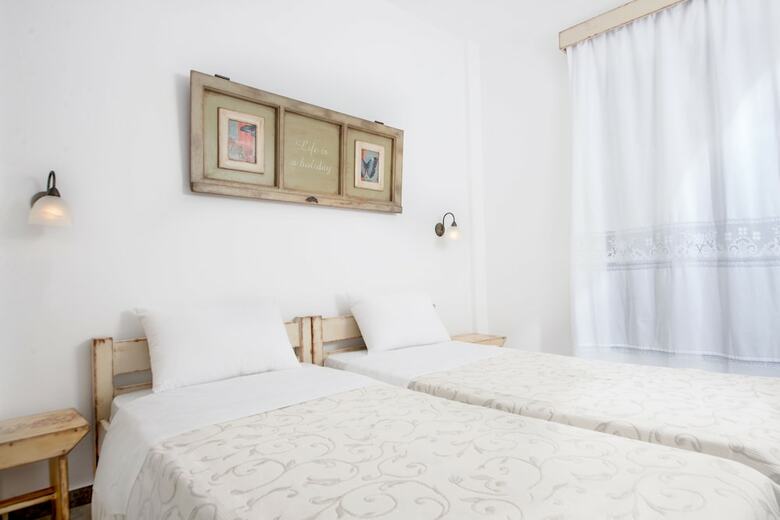Fragias Studios & Apartments