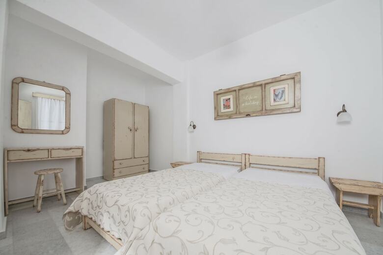 Fragias Studios & Apartments