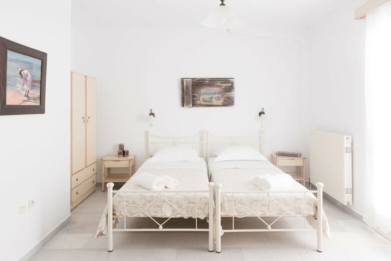 Fragias Studios & Apartments
