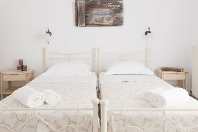 Fragias Studios & Apartments