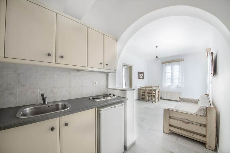 Fragias Studios & Apartments