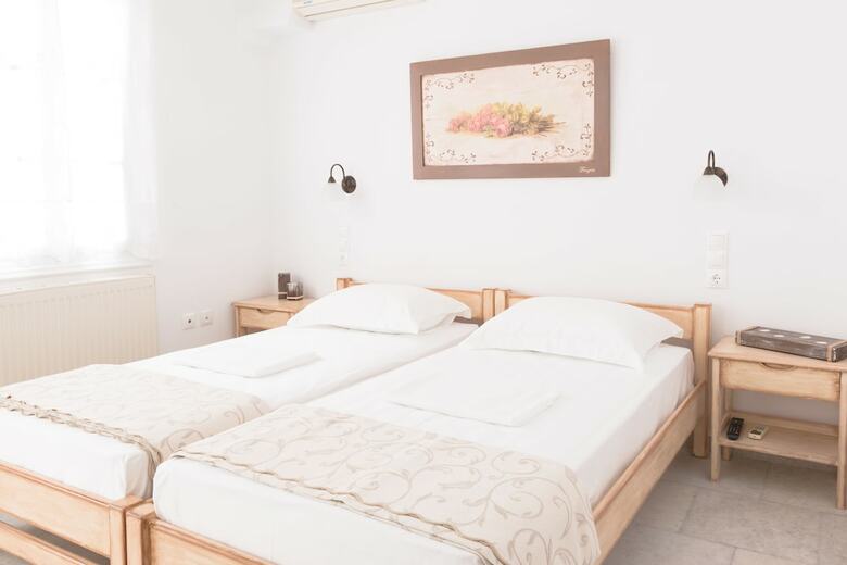 Fragias Studios & Apartments